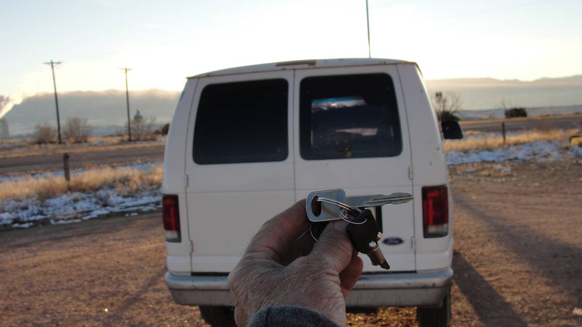 Ford-e250-econoline-cargo-van-1996-white-11