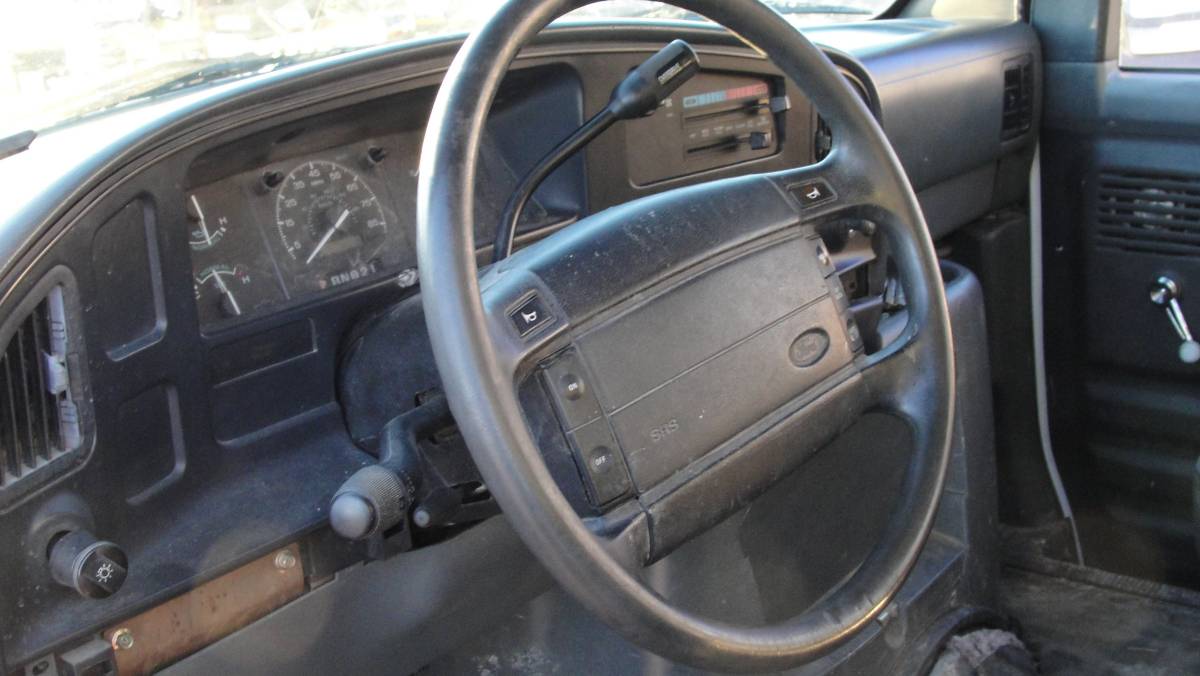 Ford-e250-econoline-cargo-van-1996-white-12