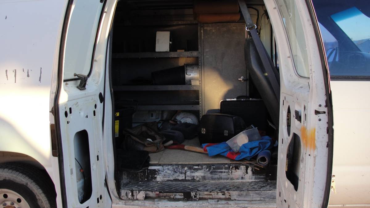 Ford-e250-econoline-cargo-van-1996-white-16