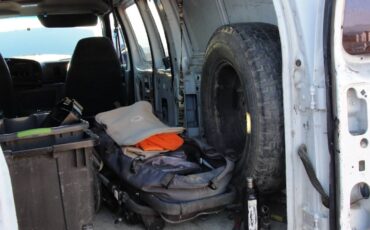 Ford-e250-econoline-cargo-van-1996-white-4