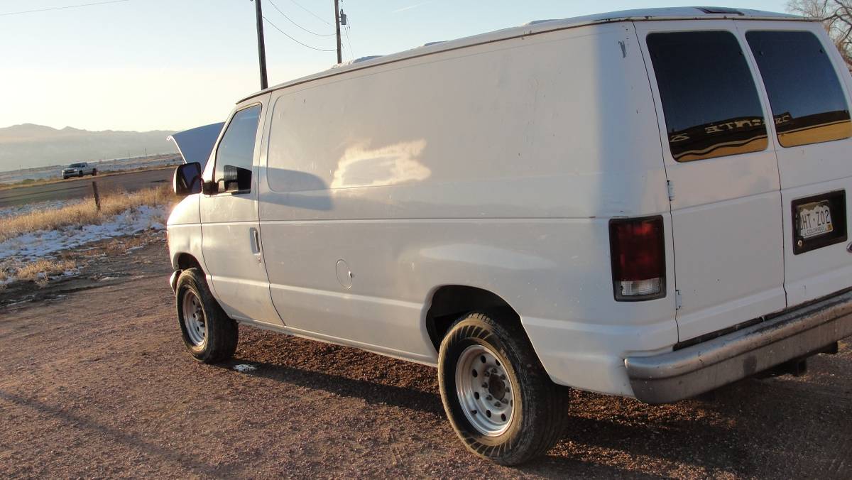 Ford-e250-econoline-cargo-van-1996-white-9