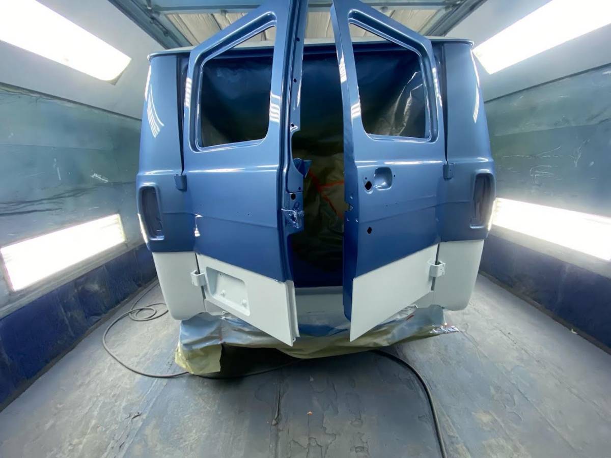 Ford-e300-1973-blue-17