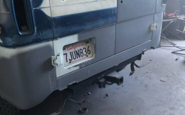 Ford-e300-1973-blue-4