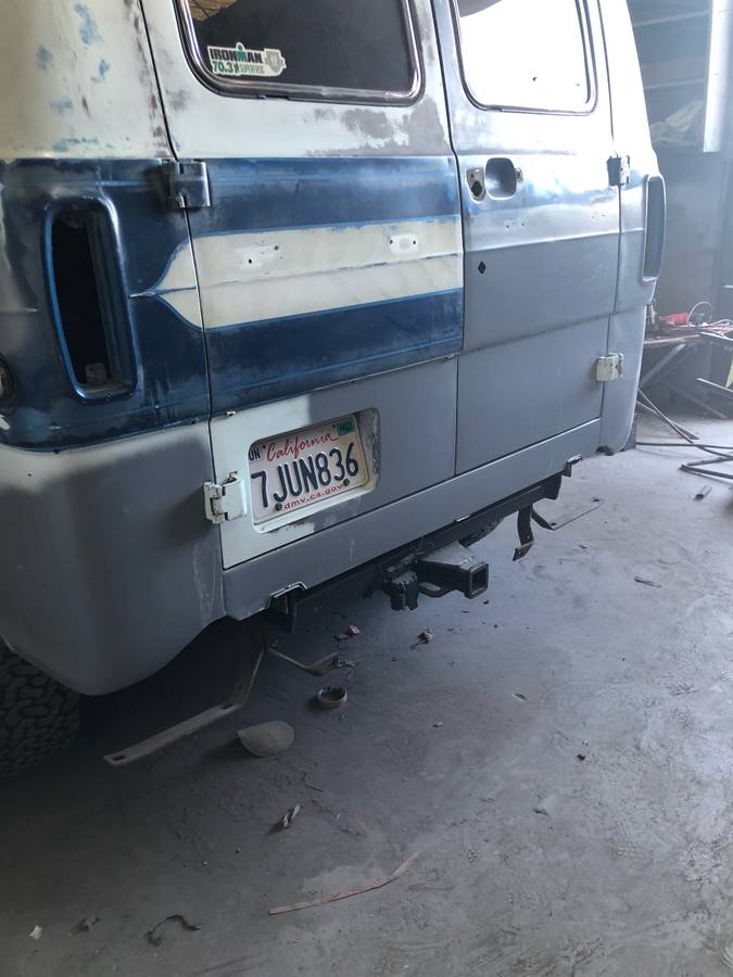 Ford-e300-1973-blue-4