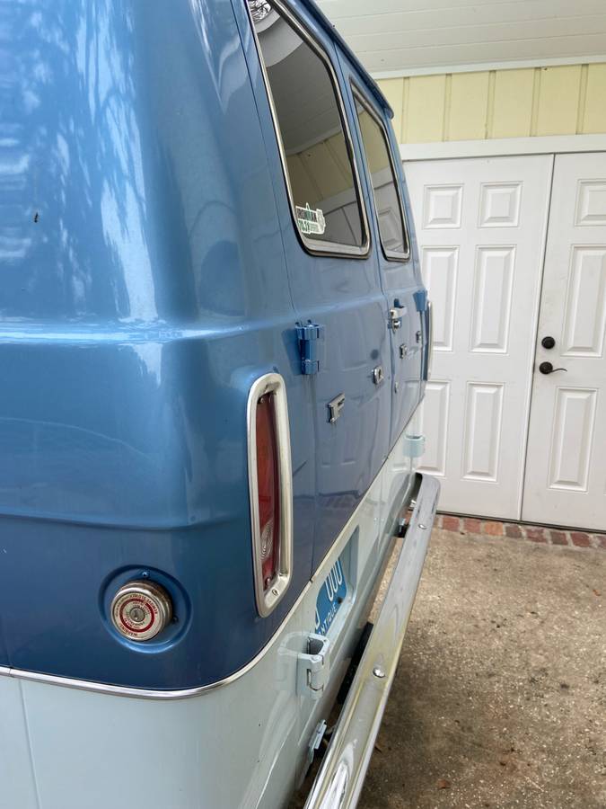 Ford-e300-1973-blue-8