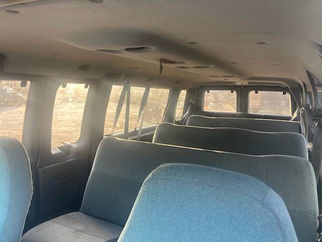 Ford-e350-15-passenger-van-1993-grey-4
