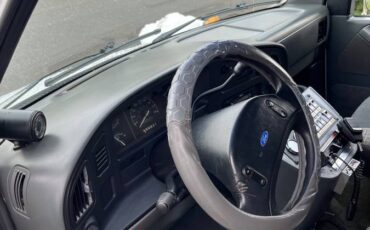 Ford-e350-4-x-4-ambulance-package-diesel-1992-white-13