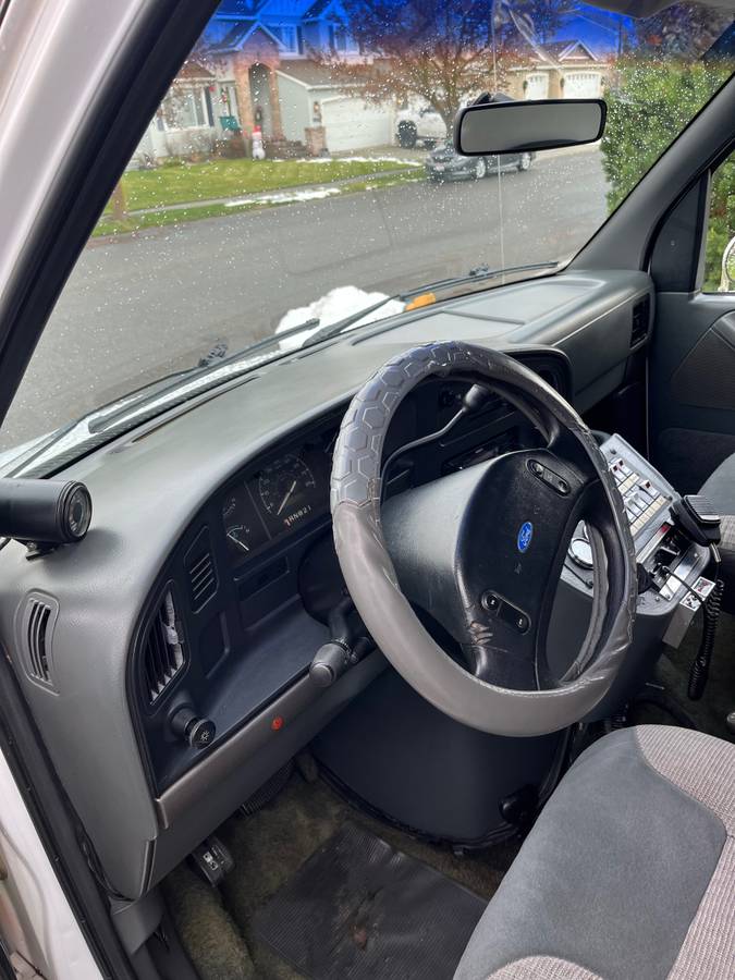 Ford-e350-4-x-4-ambulance-package-diesel-1992-white-13