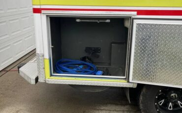 Ford-e350-4-x-4-ambulance-package-diesel-1992-white-2