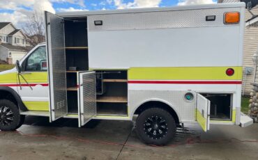 Ford-e350-4-x-4-ambulance-package-diesel-1992-white-4