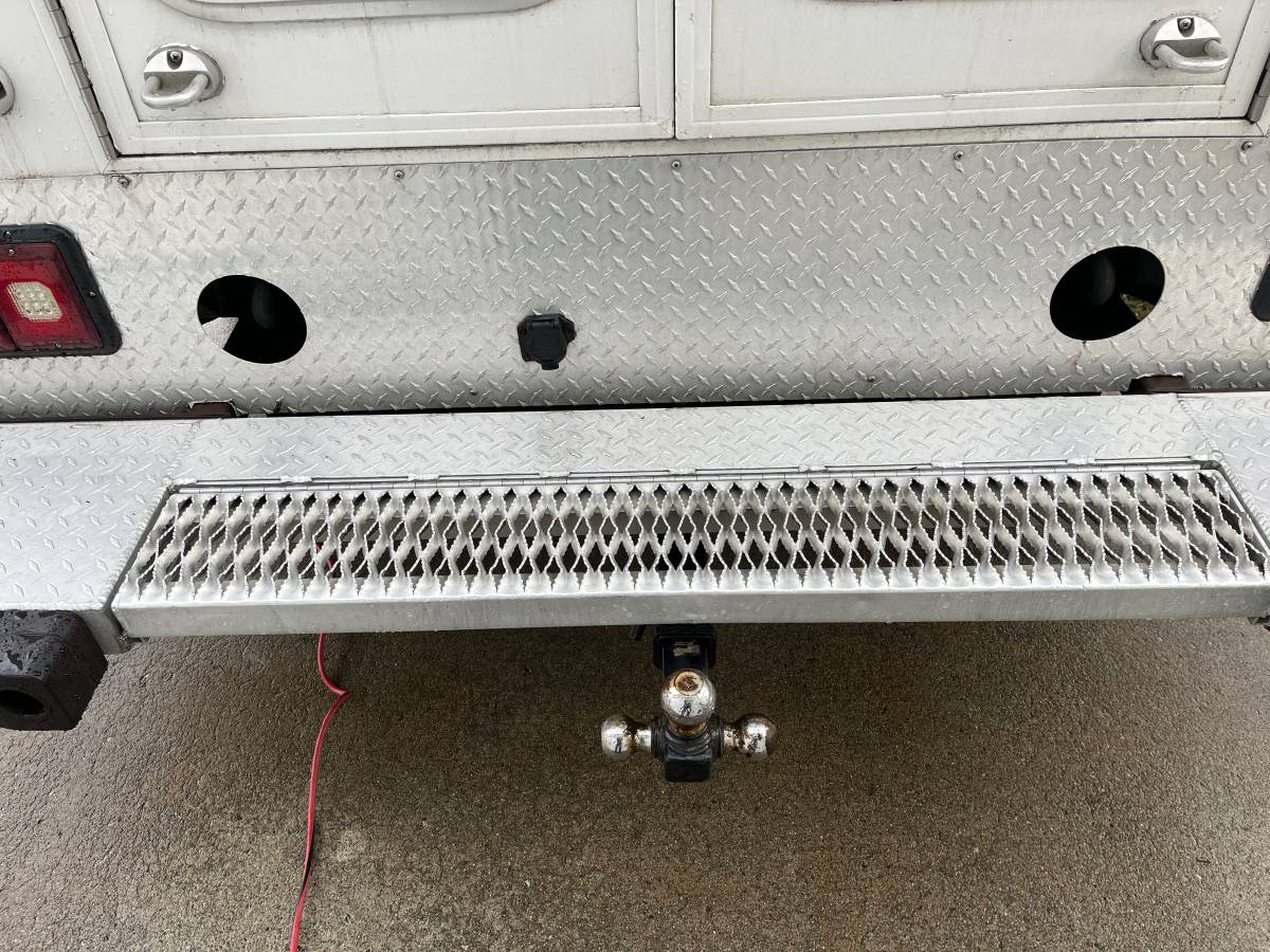 Ford-e350-4-x-4-ambulance-package-diesel-1992-white-8