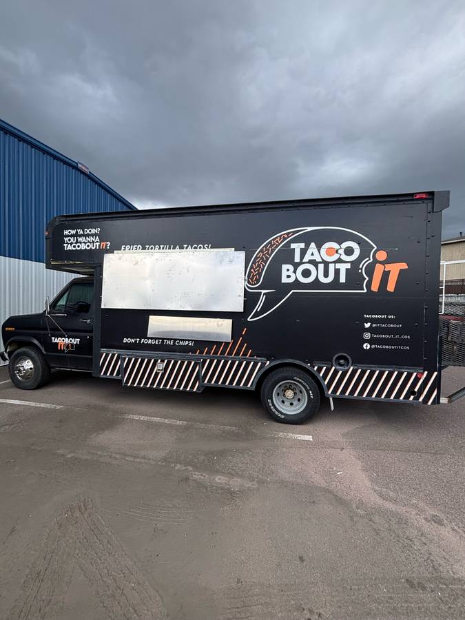 Ford-e350-box-truck-1990-black-11