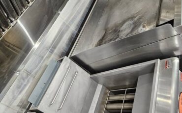 Ford-e350-box-truck-1990-black-13