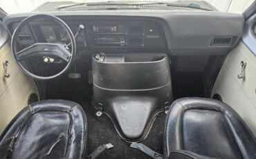 Ford-e350-box-truck-1990-black-14