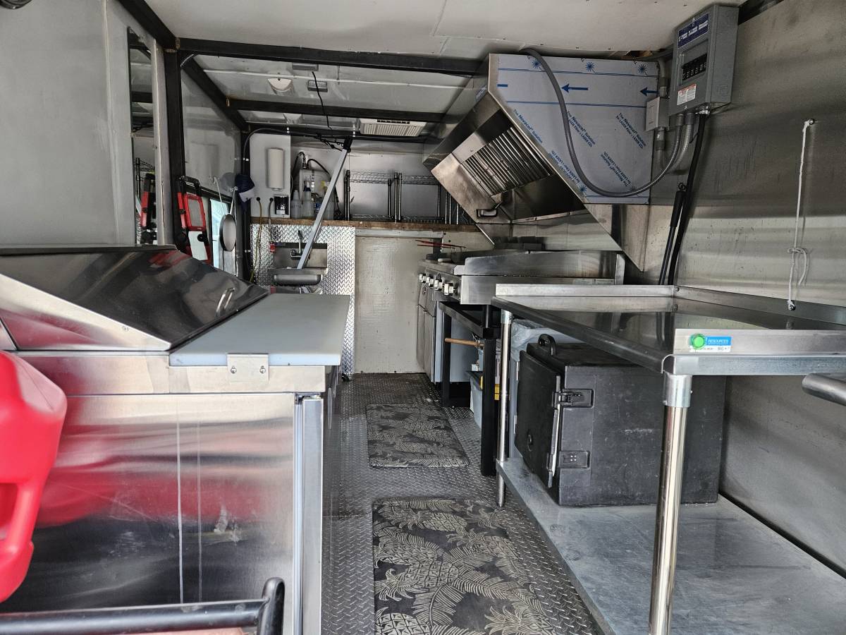 Ford-e350-box-truck-1990-black-15