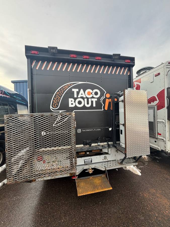 Ford-e350-box-truck-1990-black-22