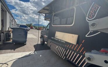 Ford-e350-box-truck-1990-black-4