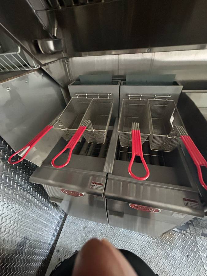 Ford-e350-box-truck-1990-black-6