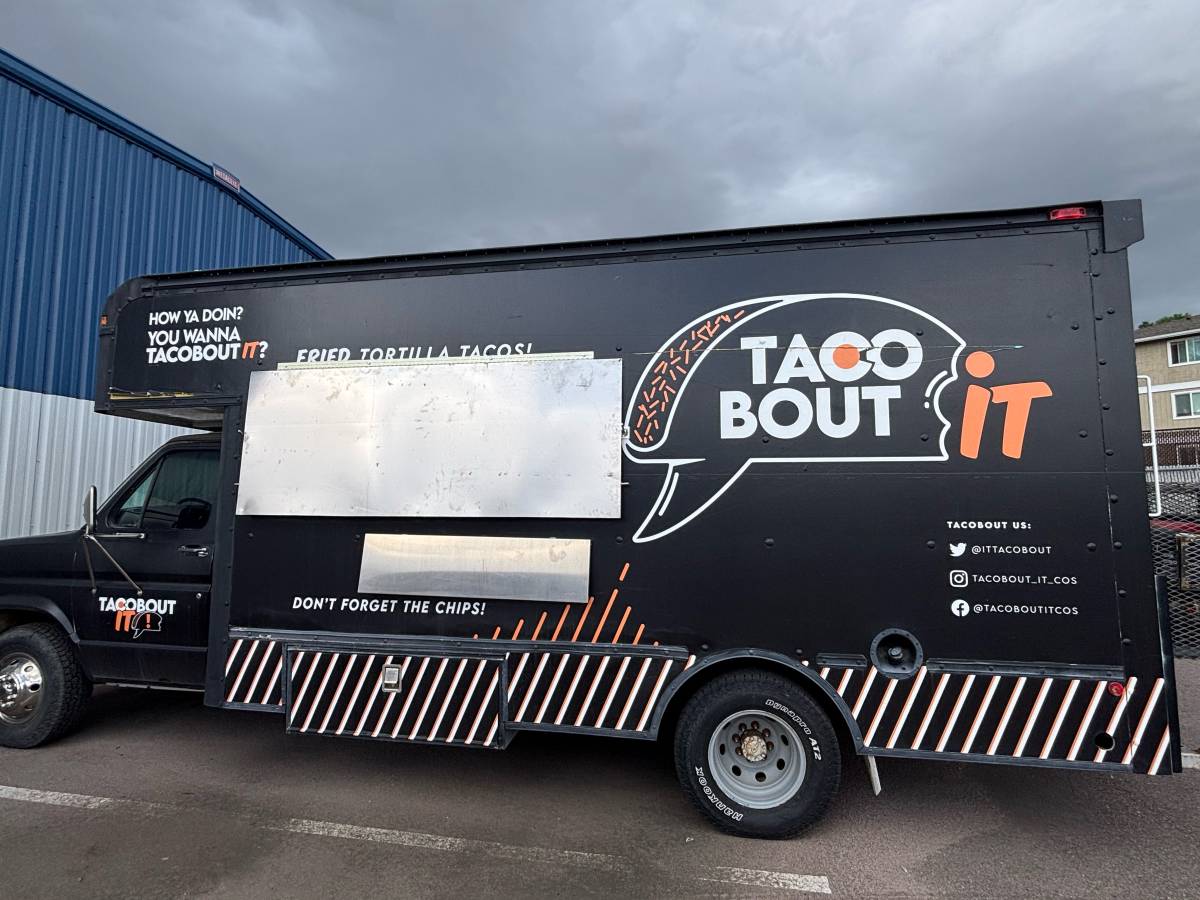 Ford-e350-box-truck-1990-black-7