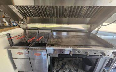 Ford-e350-box-truck-1990-black-7