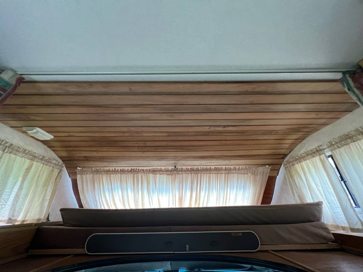 Ford-e350-class-c-1994-white-11