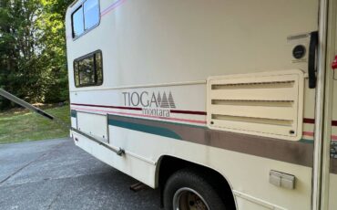 Ford-e350-class-c-1994-white-5