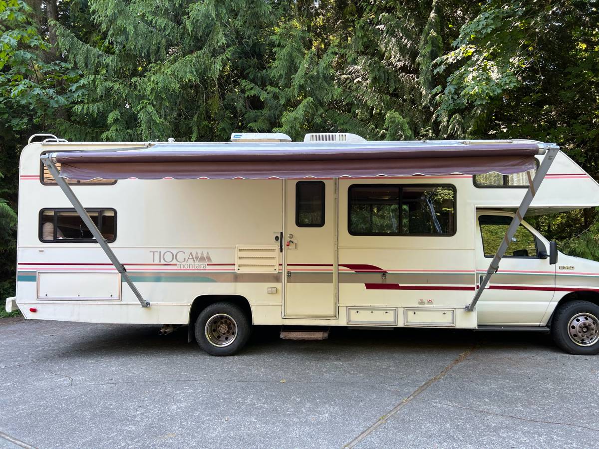 Ford-e350-class-c-1994-white-8