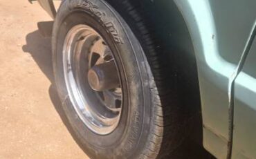 Ford-e350-club-wagon-1979-2