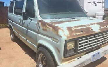 Ford-e350-club-wagon-1979