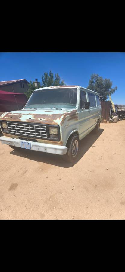 Ford-e350-club-wagon-1979-4