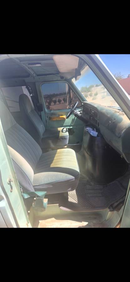 Ford-e350-club-wagon-1979-6