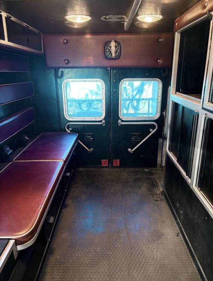 Ford-e350-diesel-1995-black-10