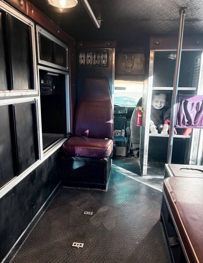 Ford-e350-diesel-1995-black-11