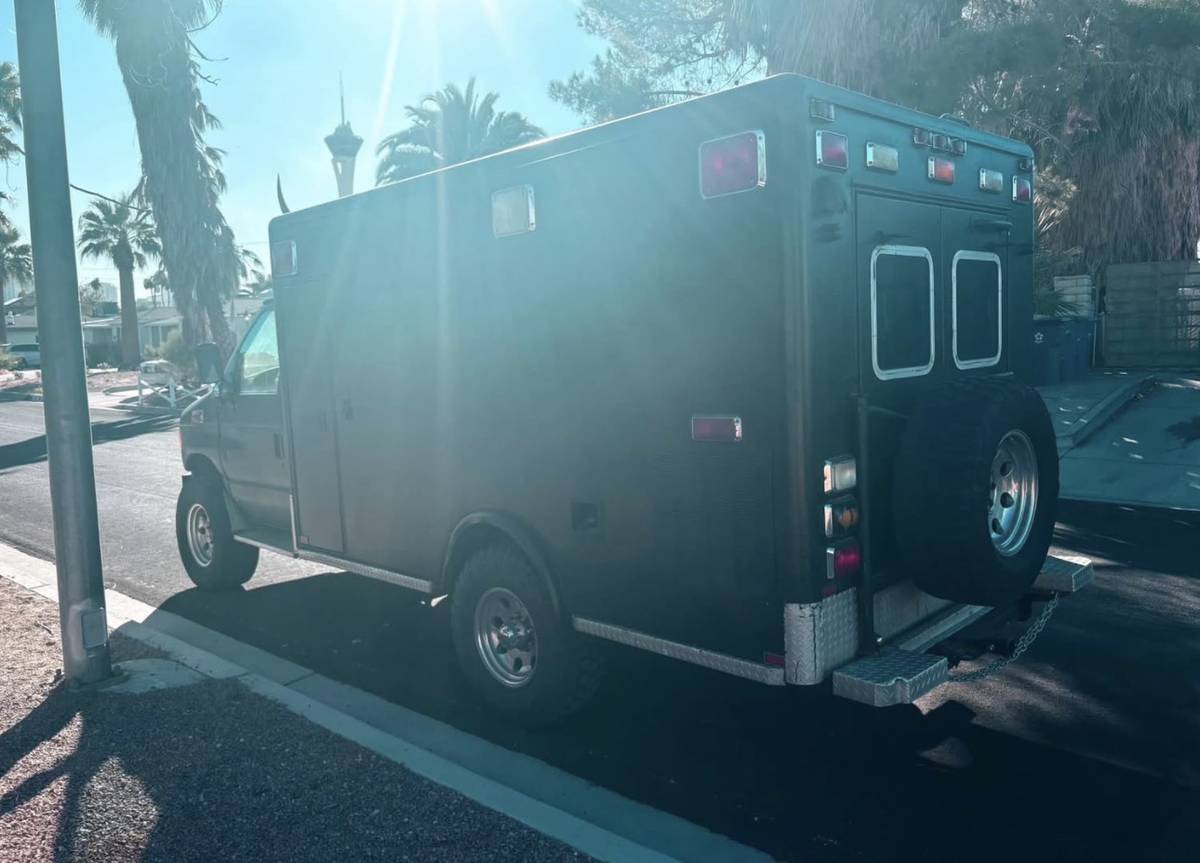 Ford-e350-diesel-1995-black-2