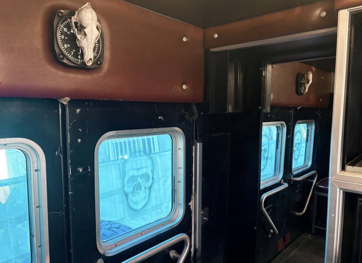 Ford-e350-diesel-1995-black-7