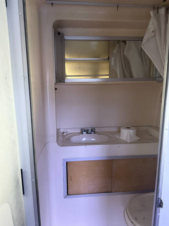 Ford-e350-diesel-1995-silver-1