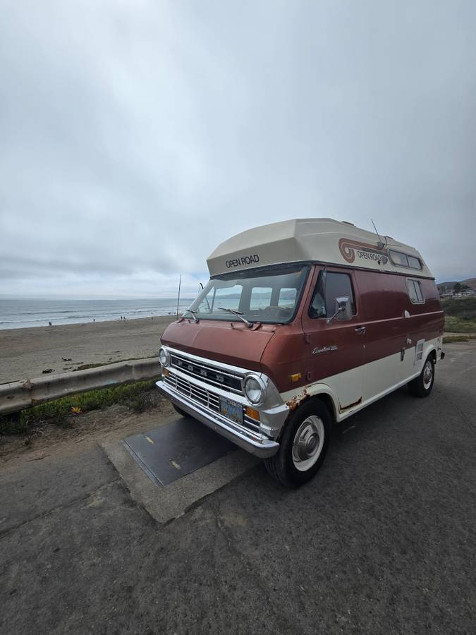Ford-econoline-1973-custom-2