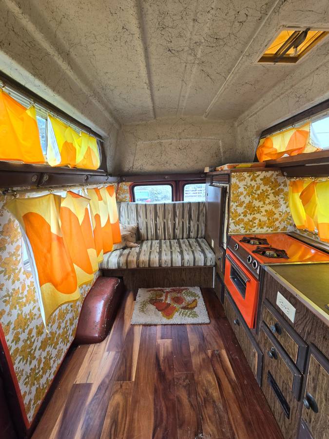 Ford-econoline-1973-custom-3