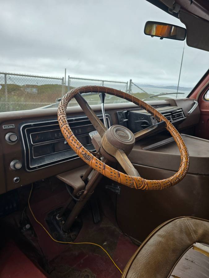 Ford-econoline-1973-custom-5