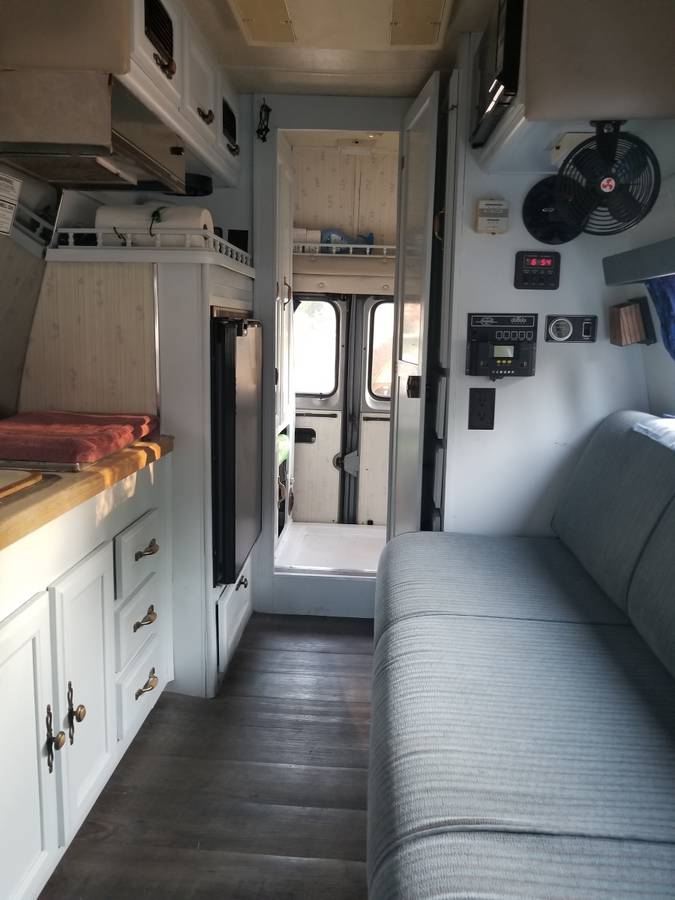 Ford-econoline-1988-7