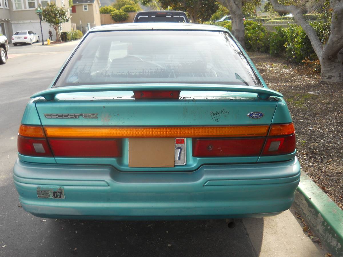 Ford-escort-1995-16