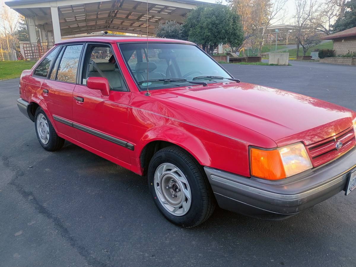 Ford-escort-lx-1990-red-17