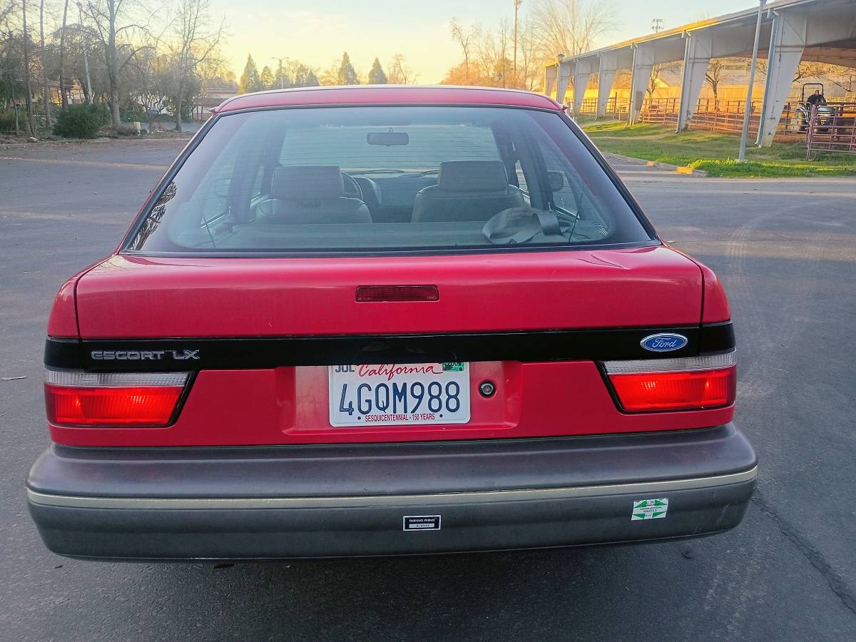 Ford-escort-lx-1990-red-7