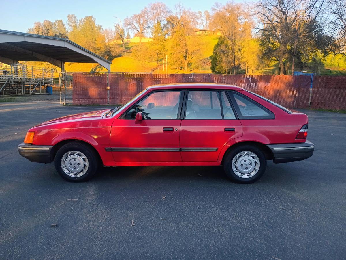 Ford-escort-lx-1990-red