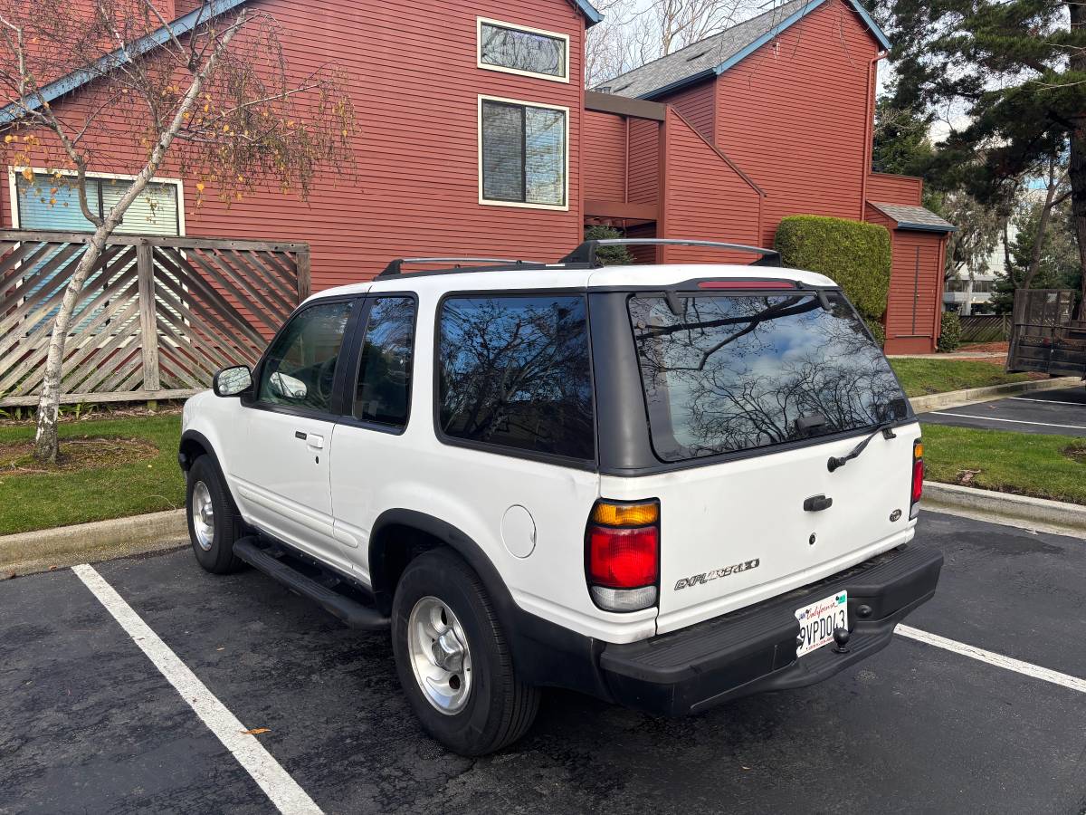 Ford-explorer-1996-1