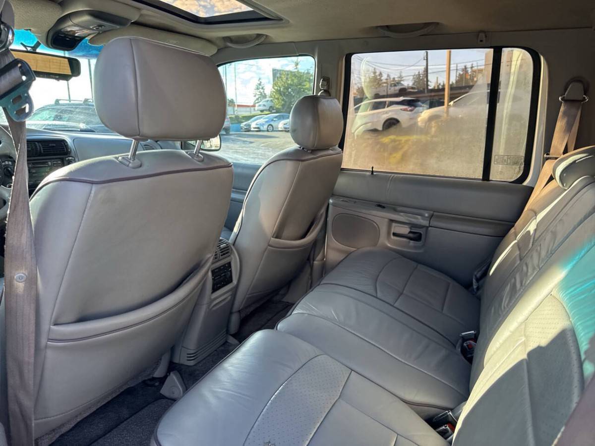 Ford-explorer-limited-4dr-suv-1995-white-11