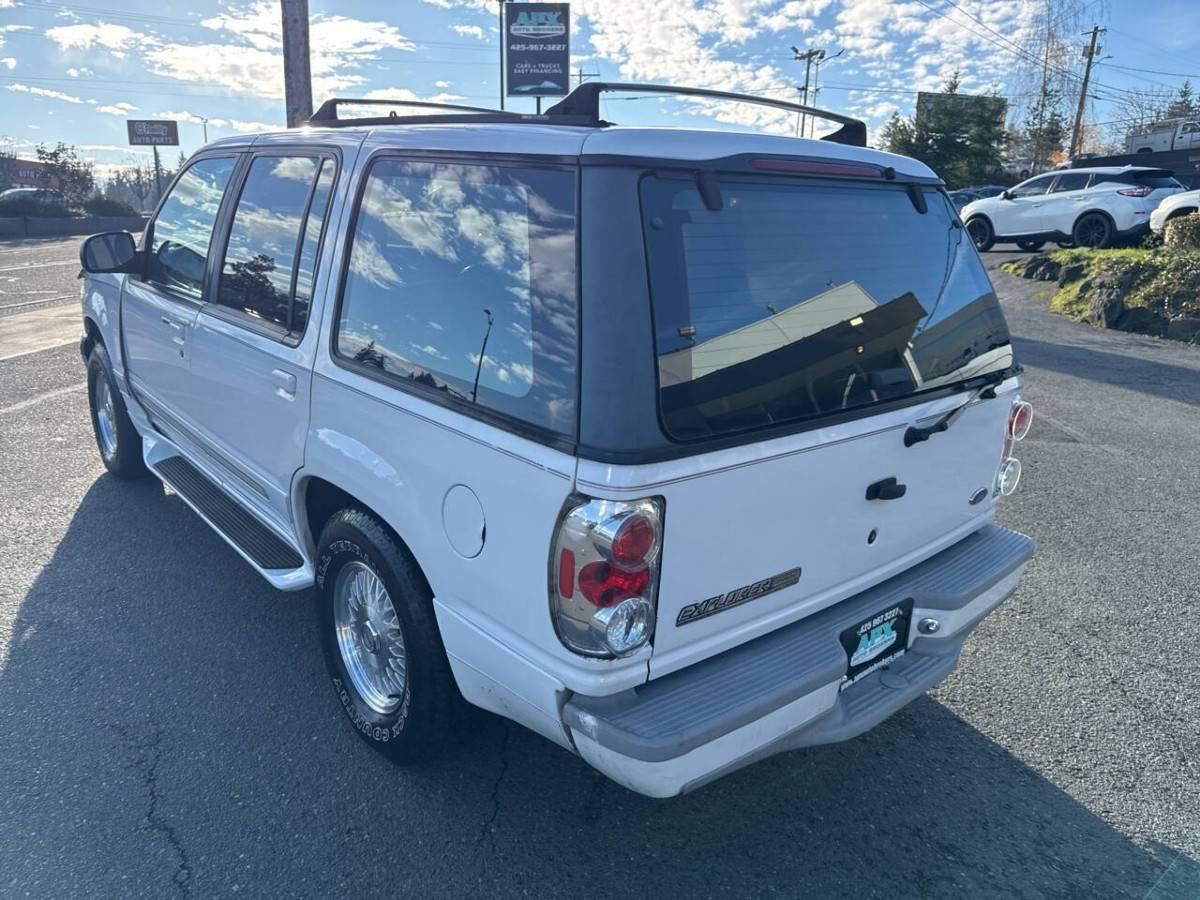 Ford-explorer-limited-4dr-suv-1995-white-12