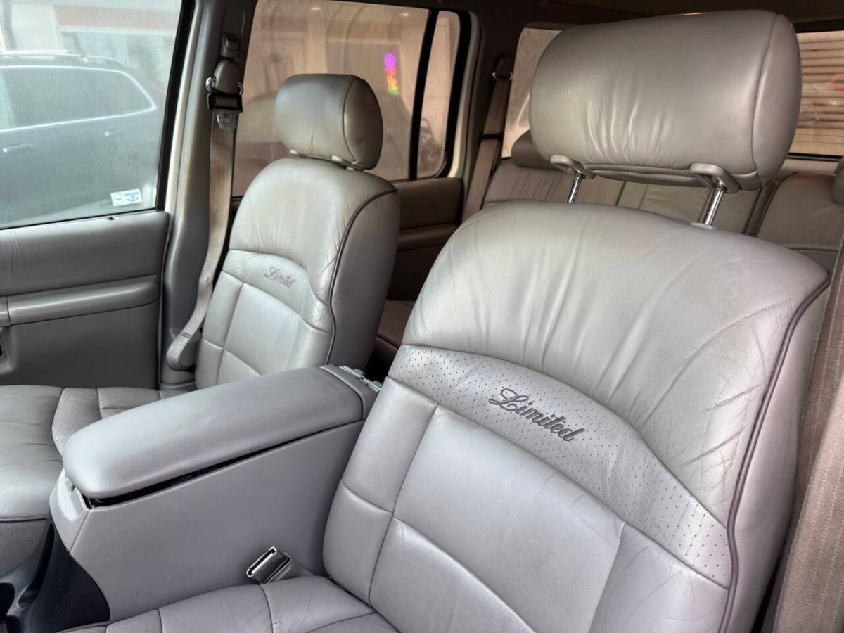 Ford-explorer-limited-4dr-suv-1995-white-14