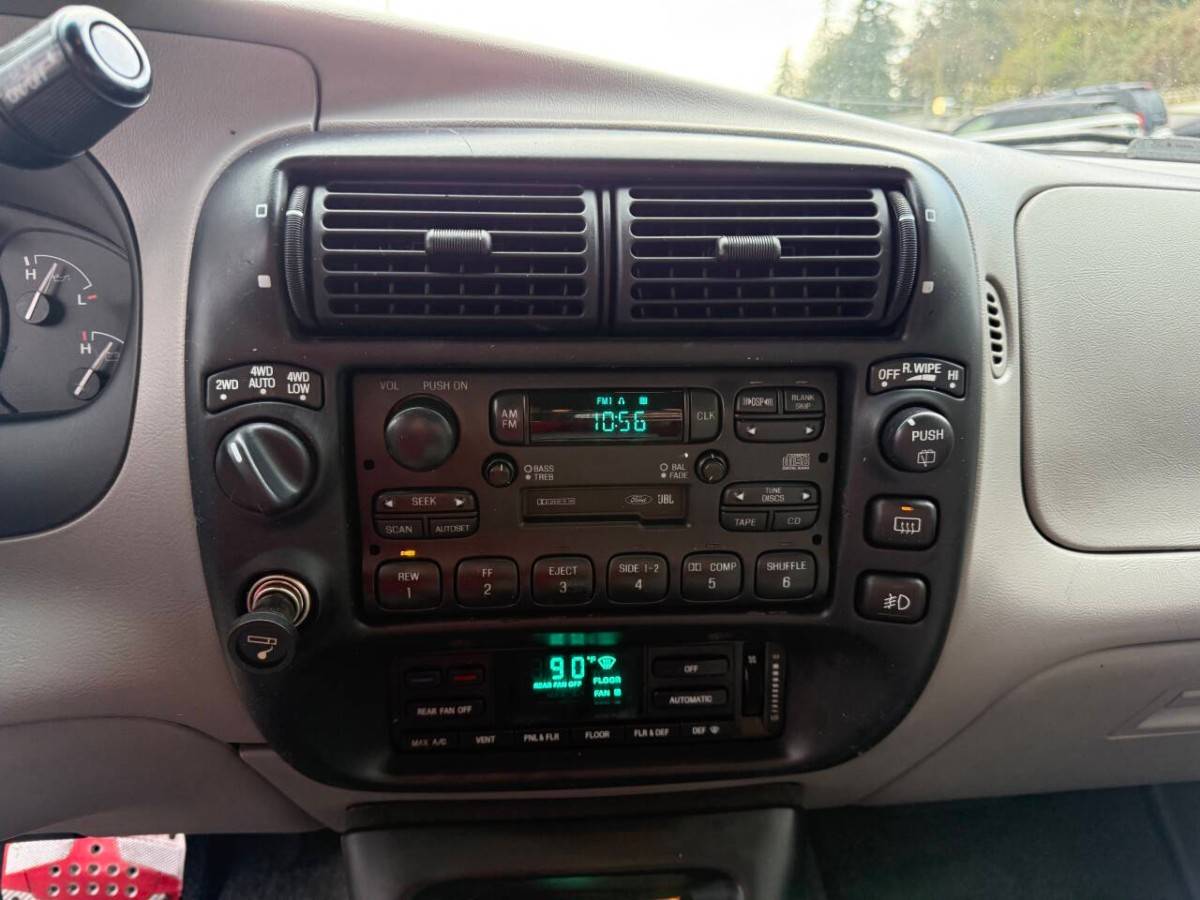 Ford-explorer-limited-4dr-suv-1995-white-15