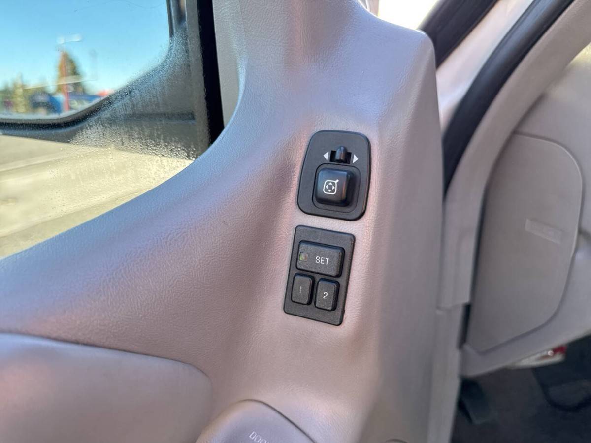 Ford-explorer-limited-4dr-suv-1995-white-15